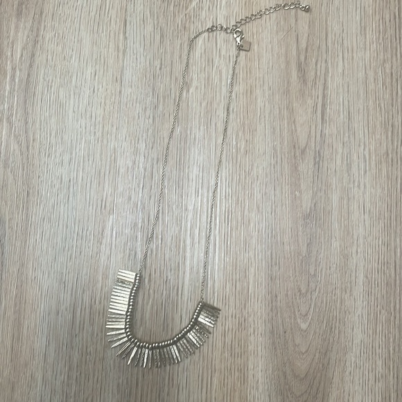 5 Necklaces - Picture 6 of 6